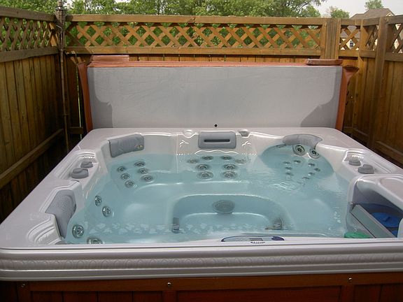 Hot tub on deck