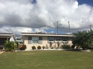 1211 Chevy Chase Dr, Sun City Center, FL 33573