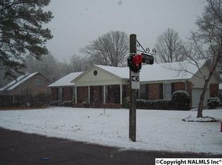 522 Stratford Ct, Rainbow City, AL 35906