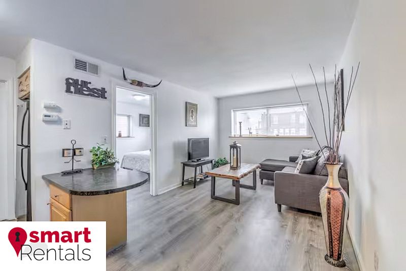 1st image of 3844 Park Ave APT 6