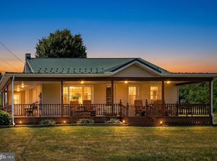 3216 Sweet Arrow Lake Rd, Pine Grove, PA 17963