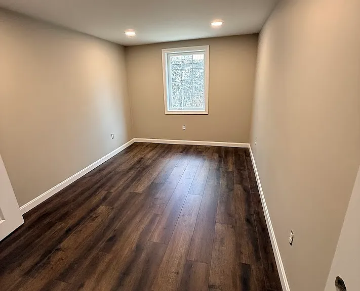 24 Grand Ave #BASEMENT — Photo 4
