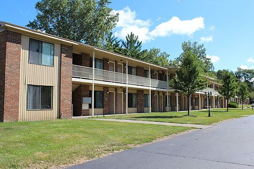 2nd image of 4134 Oak Park Dr SE APT 221