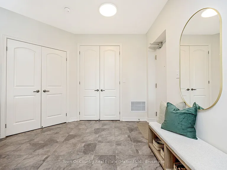 383 Main St E #310 — Photo 4