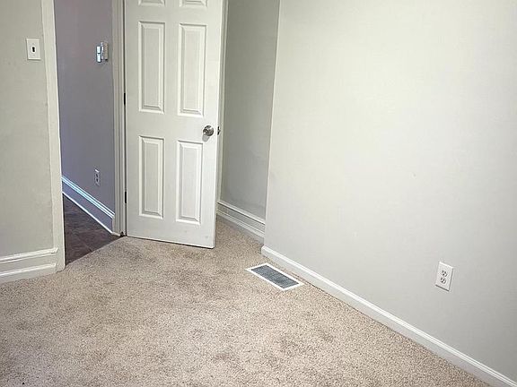 5th image of 120 N Lincoln St APT 1