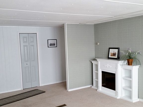 4th image of 83 Church St