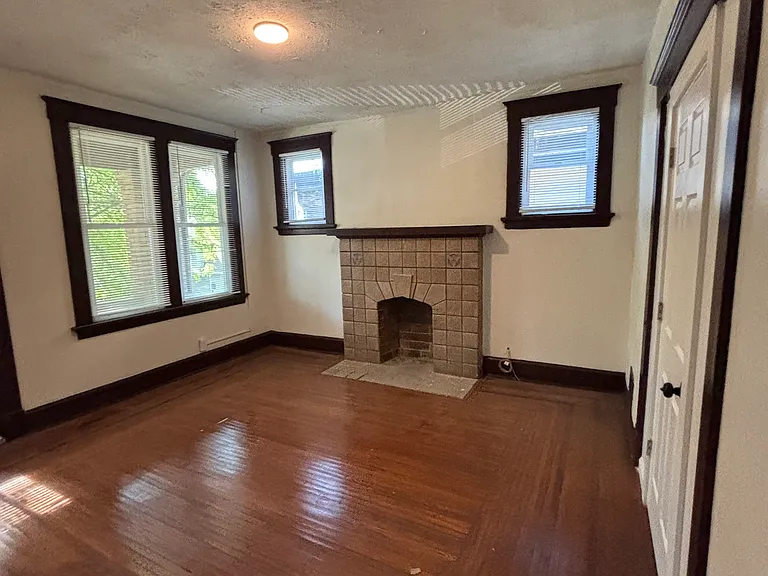 547 Considine Ave #2 — Photo 6
