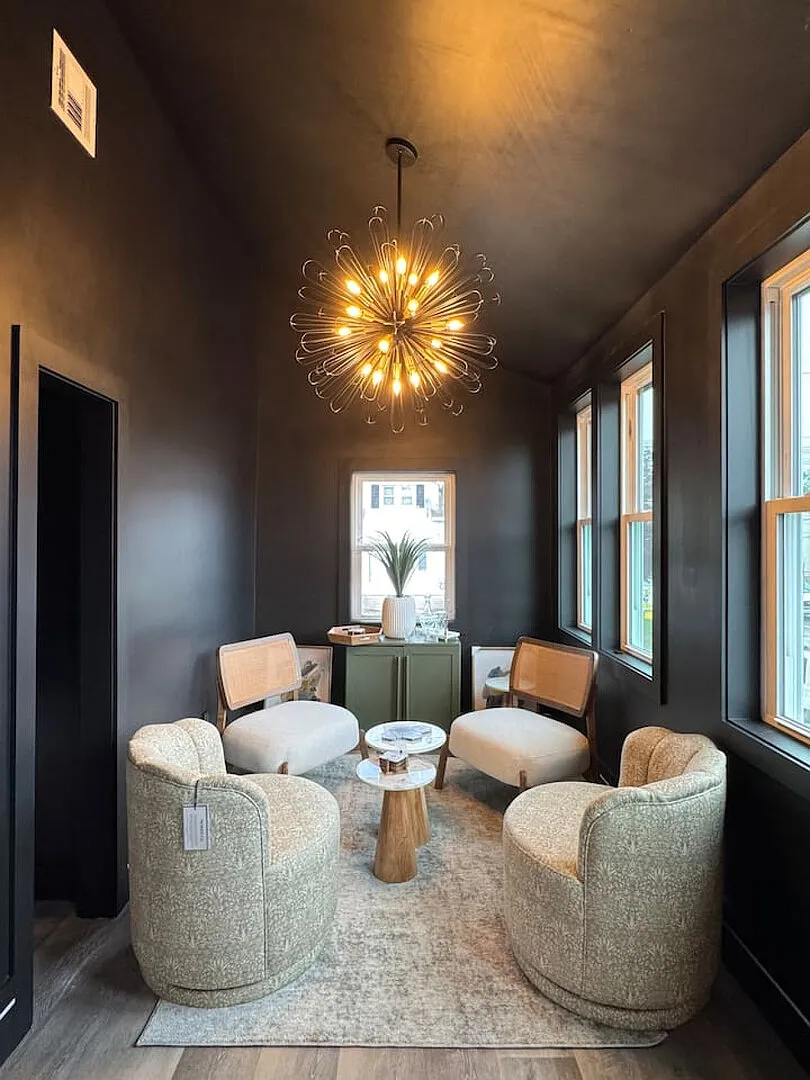 #32- Sleeps 10 - Litchfield County — Photo 3