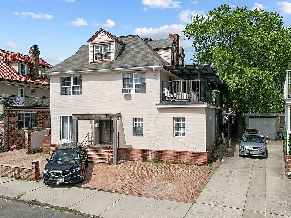 1st image of 4202 Manhattan Ave Floor 2