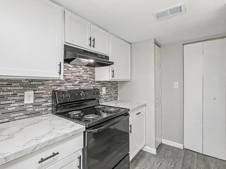 Winford Place Apartments — Photo 31