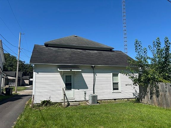 5th image of 219 Gordon St