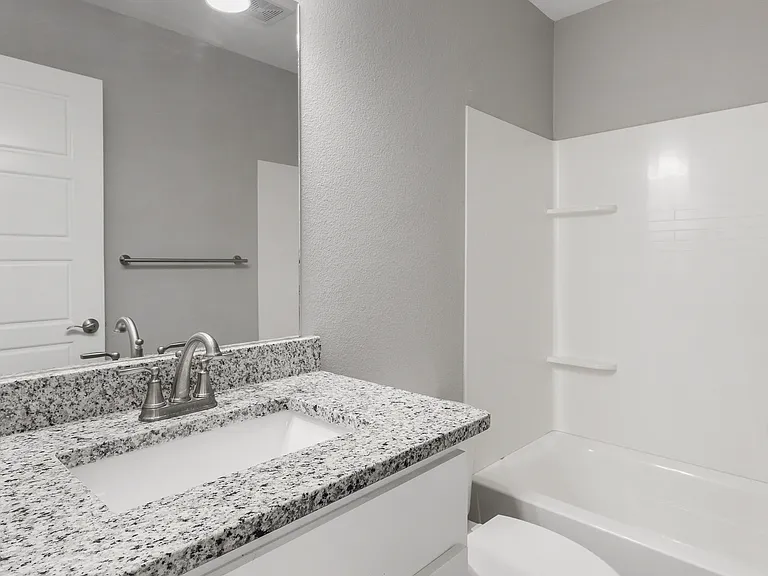 901 W Collins St — Photo 19