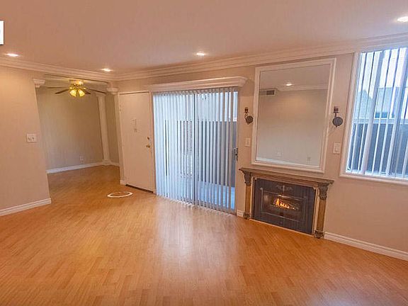 3rd image of 940 N Ardmore Ave #108
