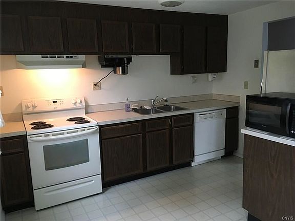 4th image of 8269 Mantova Dr