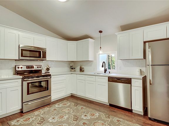 5th image of 11716 121st Avenue Ct E