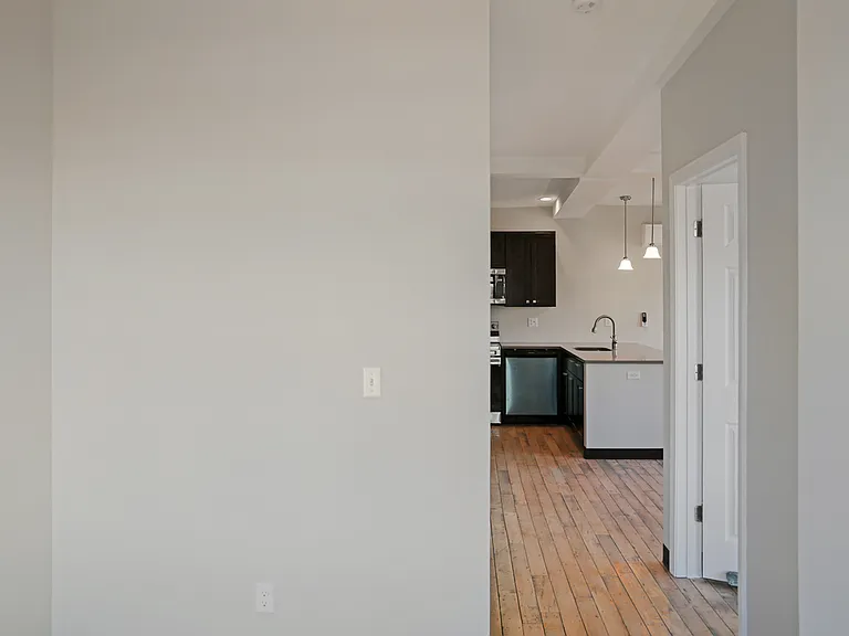 43 Railroad St #202 — Photo 2