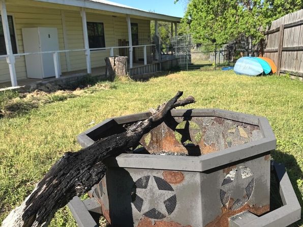 904 State Highway 173, Bandera, TX 78003