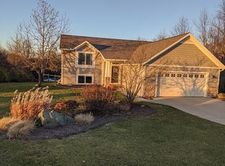 9042 Apple Ridge Dr, Clarksville, MI 48815