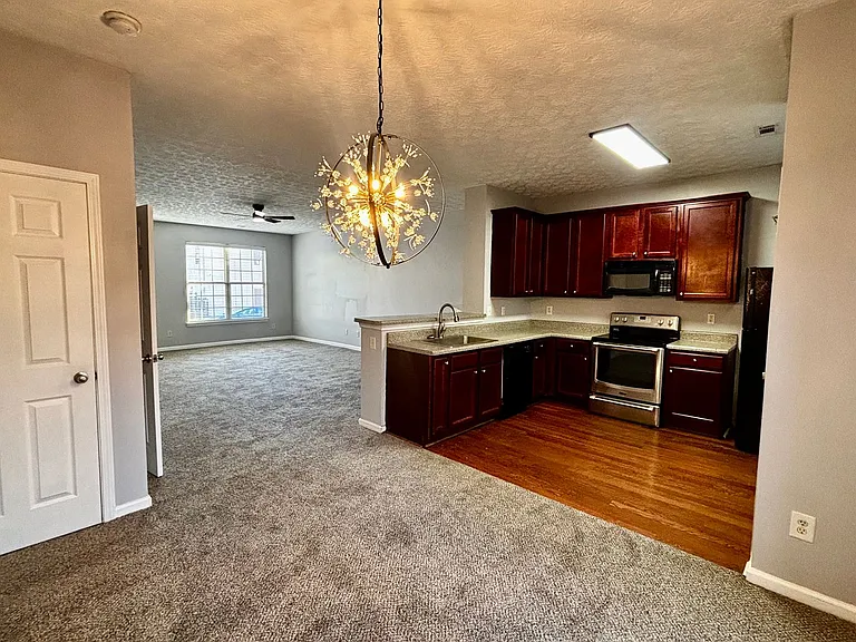 4249 High Park Ln — Photo 9
