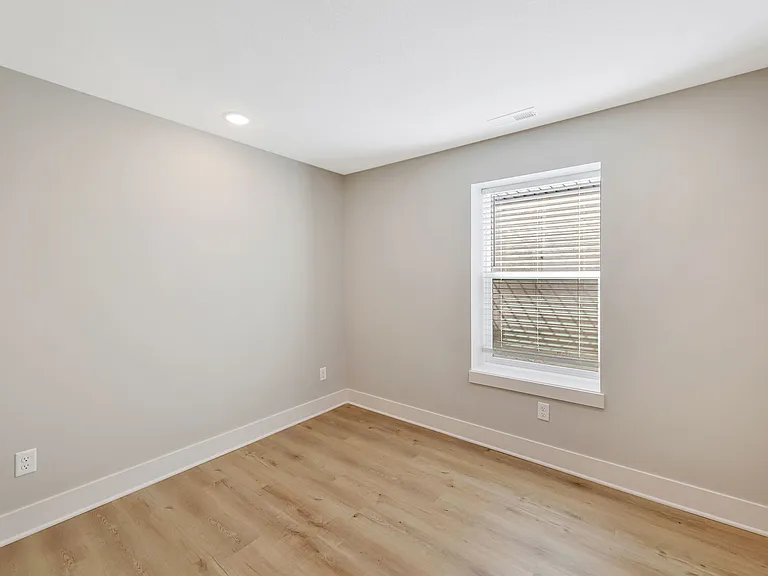 584 Long Path Ct — Photo 35