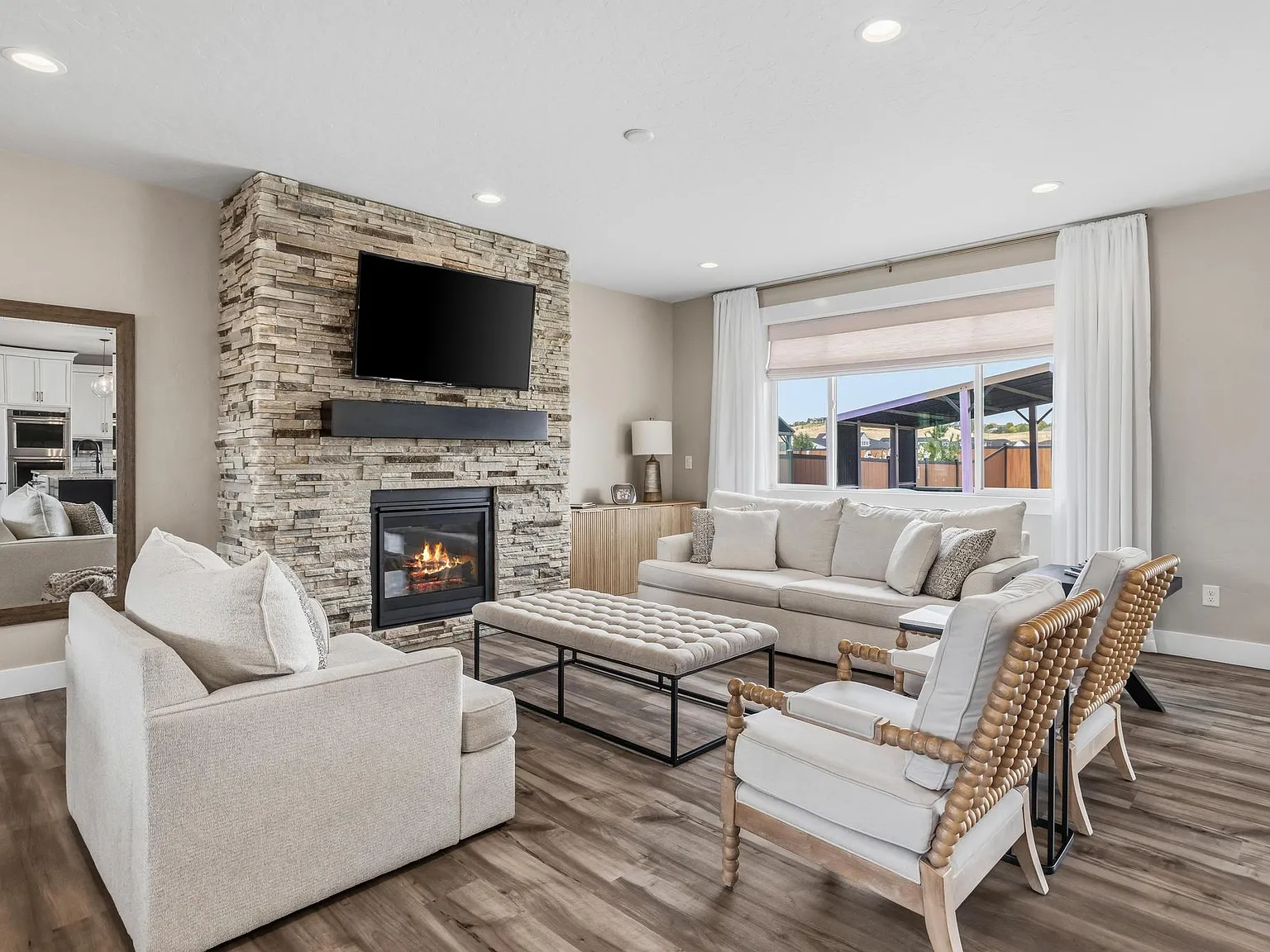 5 bed, 3.5 bath, 3225 sqft, $4,450 — Photo 4