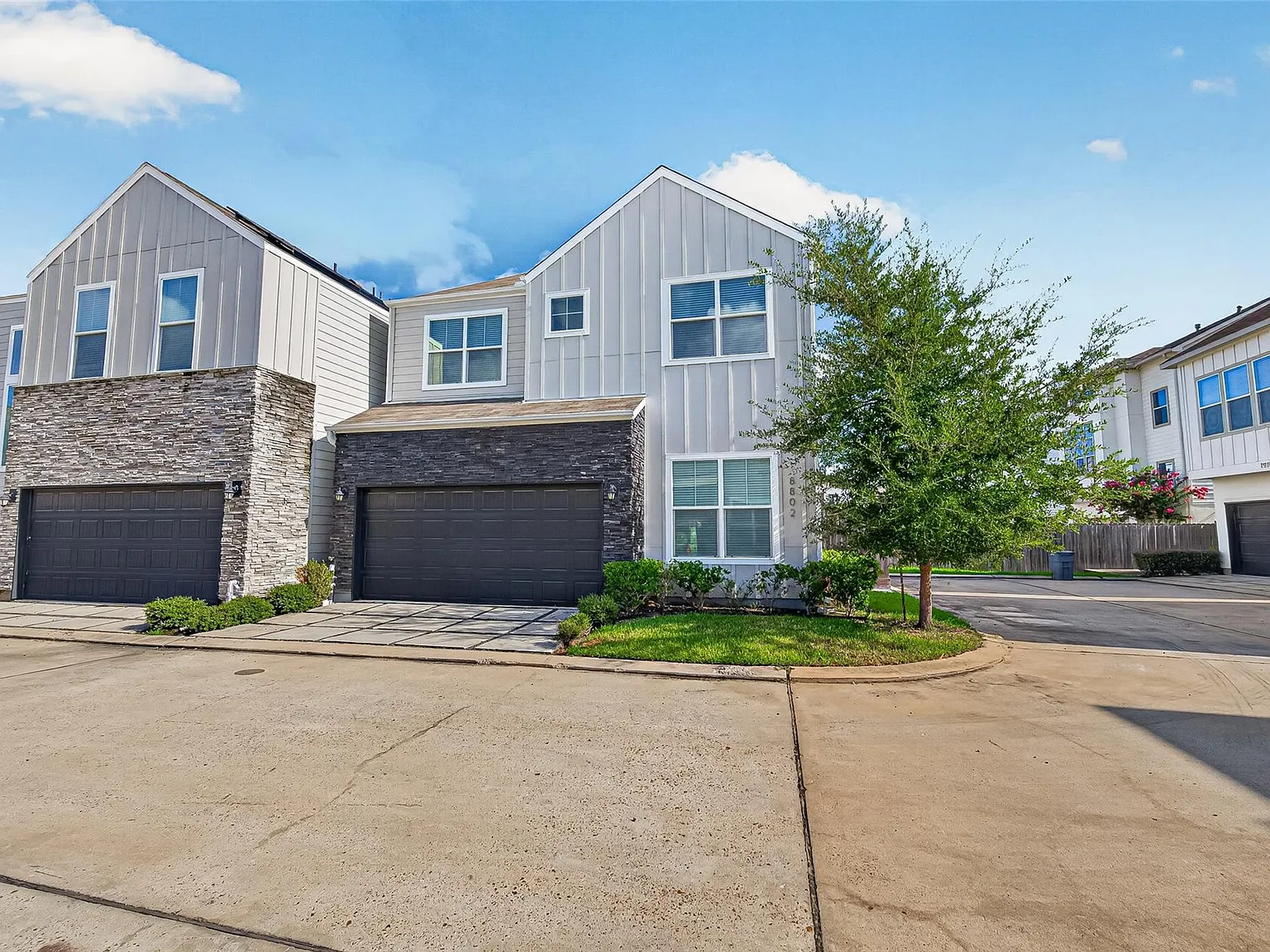 3 bed, 2.5 bath, 1958 sqft, $2,850 — Photo 3