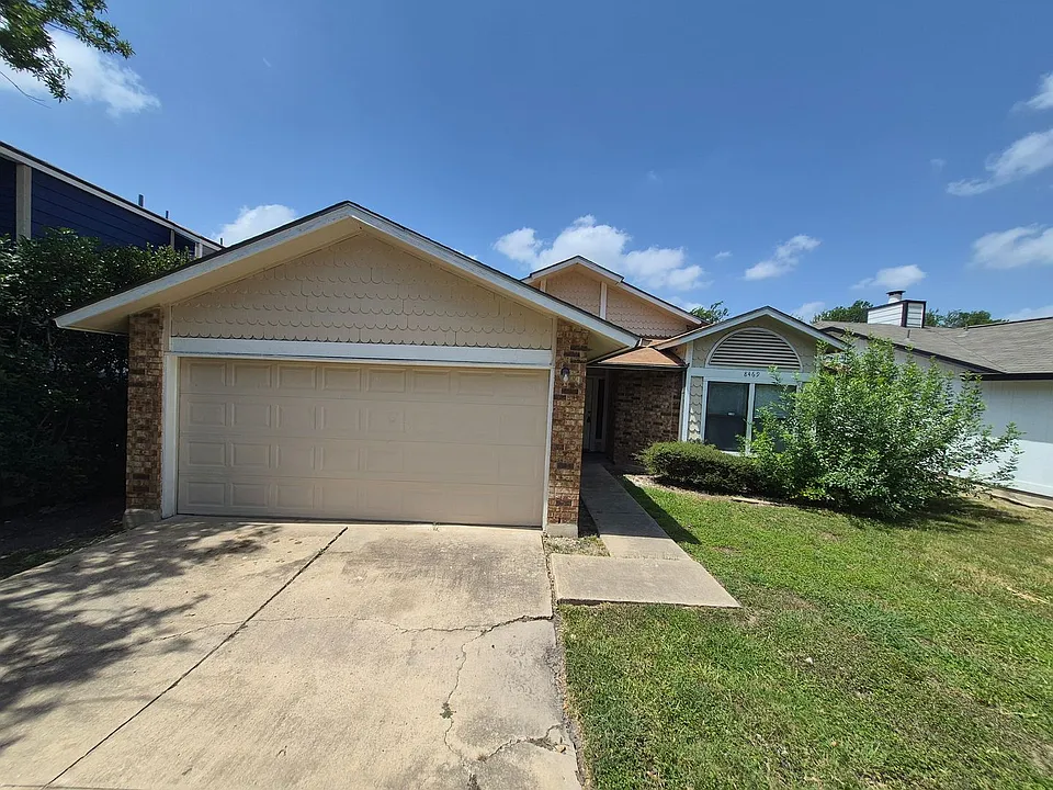8469 Maple Ridge Dr