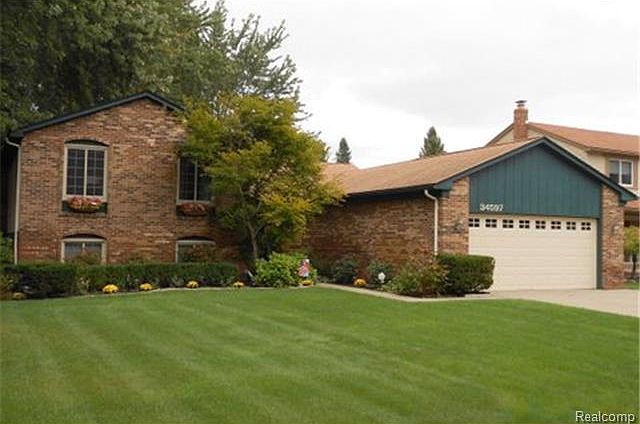 1st image of 34597 Pinehurst Ct