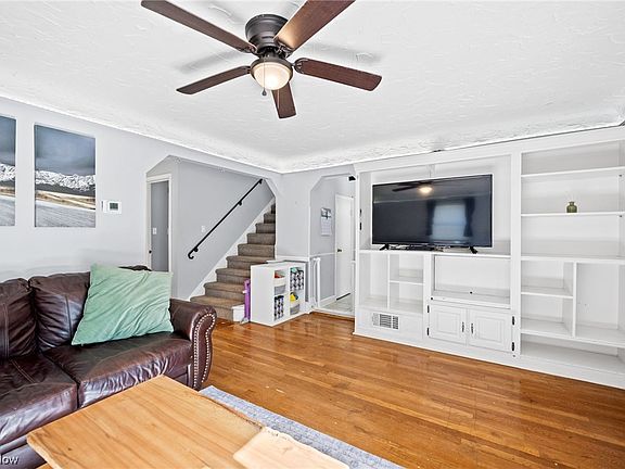 5th image of 283 E 322nd St