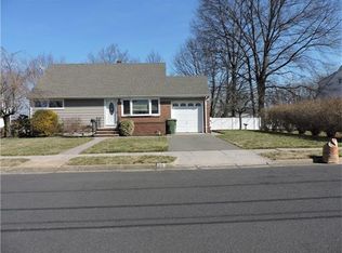 20 Yuro Dr, Edison, NJ 08837