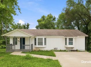 8719 E 61st St, Raytown, MO 64129