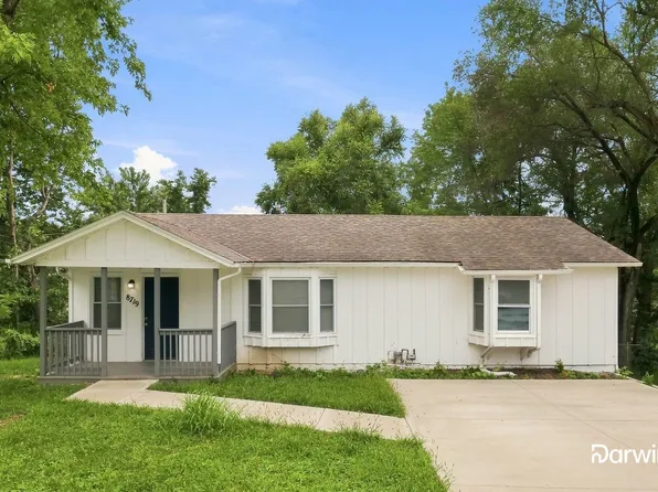 8719 E 61st St, Raytown, MO 64129