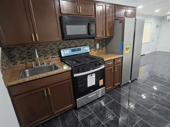 (undisclosed Address), Medford, NY 11763