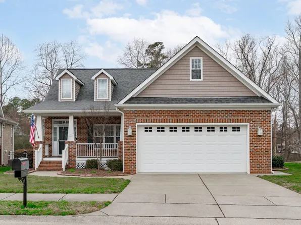 1132 Crystalwater Dr, Fuquay Varina, NC 27526
