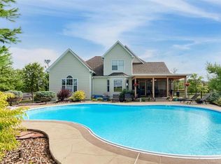 8402 Timber Ridge Dr, Edwardsville, IL 62025