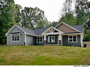 403 Whispering Hills Dr, Hendersonville, NC 28792