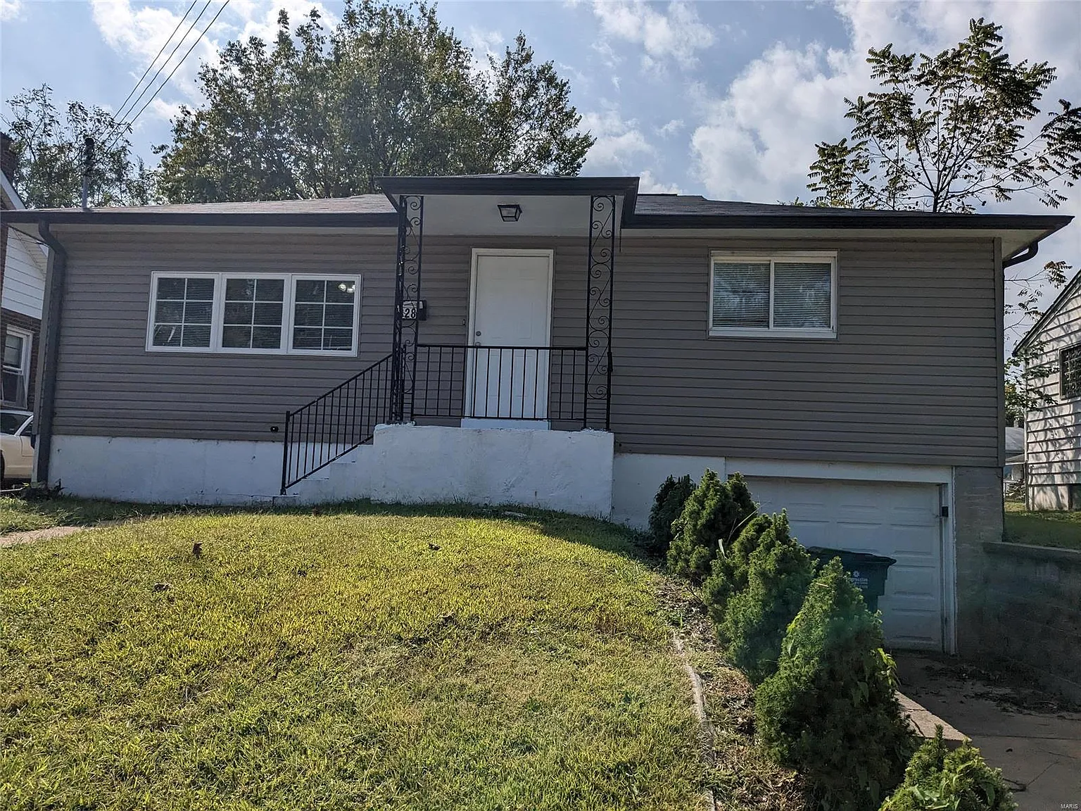 328 Eldridge Ave photo 1