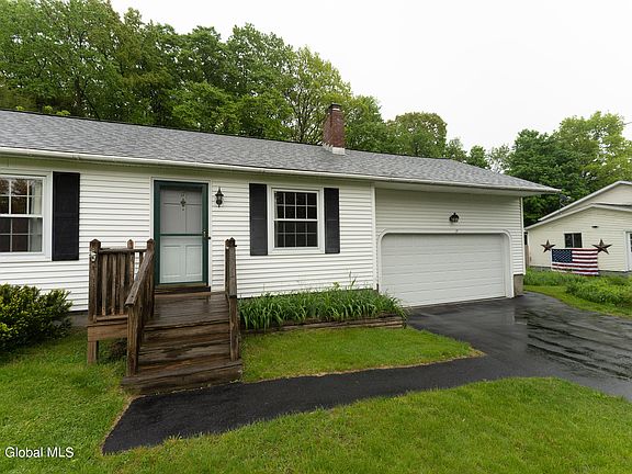 2nd image of 17 Fruitwood Dr