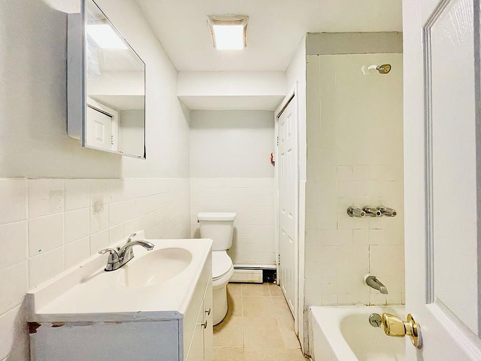2nd image of 656 Ocean Ave #2F