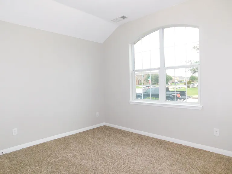 101 Kincaid Dr — Photo 17