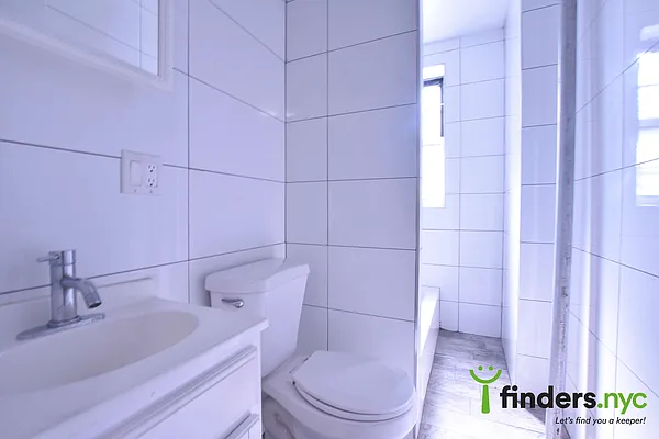 Rented by Clove Realty LLC | media 9