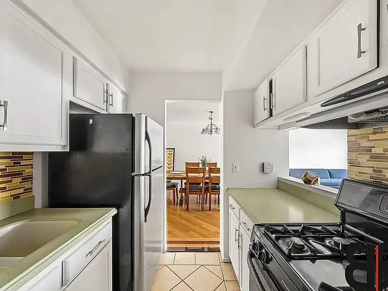 496 Lexington Ave #1 — Photo 7