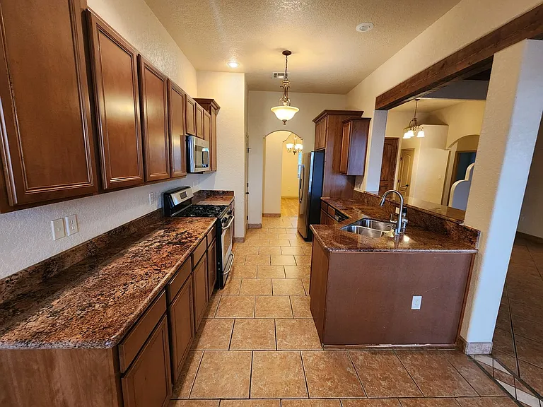 2105 San Patricio Loop — Photo 9