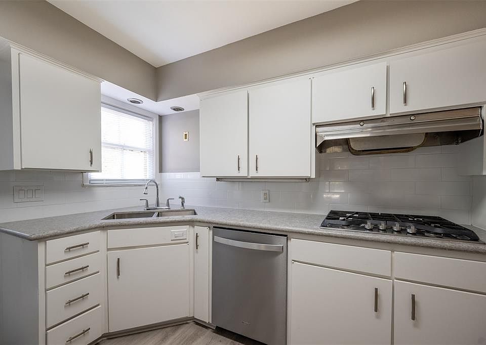 1st image of 4501 Emerson Ave