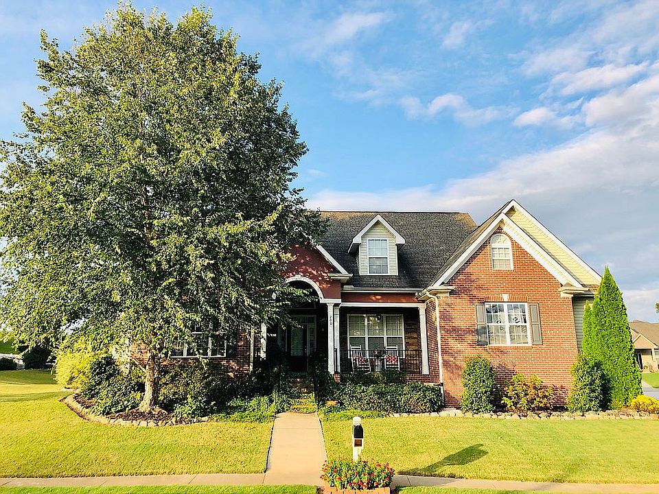 200 Hidden Springs Ln
