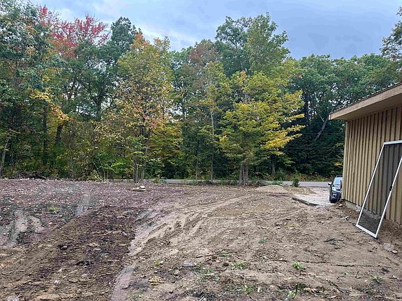 3rd image of 1455 Lake Dunmore Road