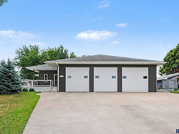 2nd image of 218 Douglas Blvd