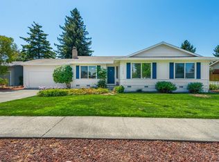 2304 Sundance St, Santa Rosa, CA 95403