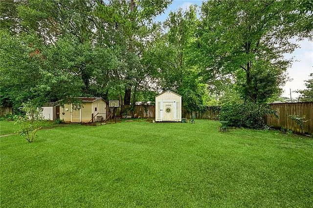 580 Pine St — Photo 13