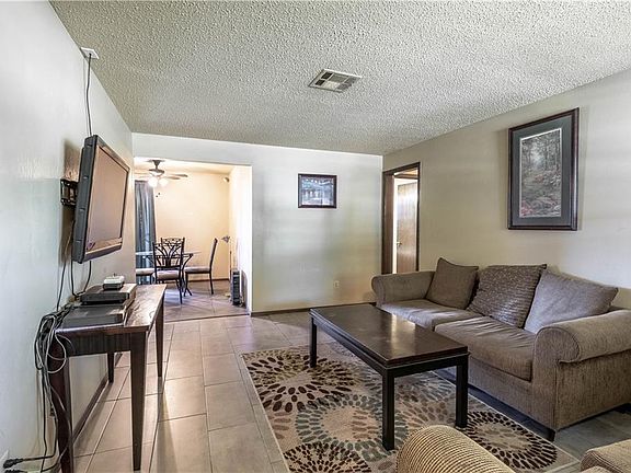 3rd image of 3805 Larkwood Dr